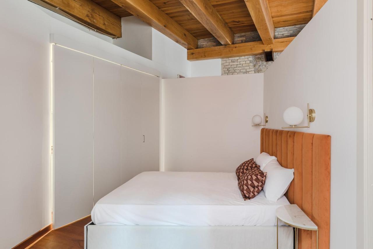 Torre Capranica Aparthotel Рим Екстериор снимка