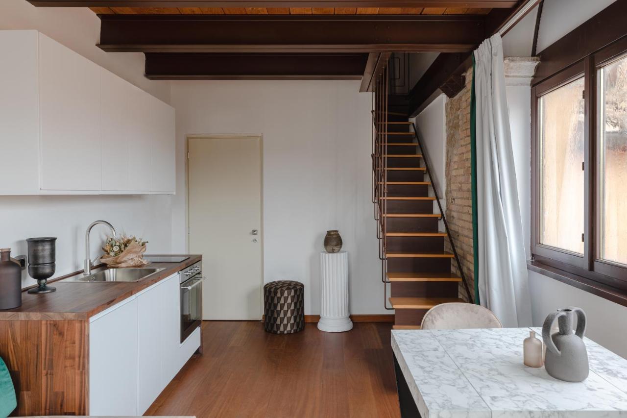 Torre Capranica Aparthotel Рим Екстериор снимка